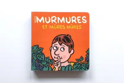 Couverture de l’album jeunesse Murmures et Mûres Mûres de Mathis publié aux Éditions du Seuil, livre humoristique dès 3 ans